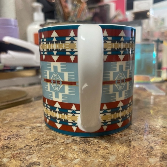 Pendleton Aztec Patterned Ceramic Mug - Picture 3 of 7